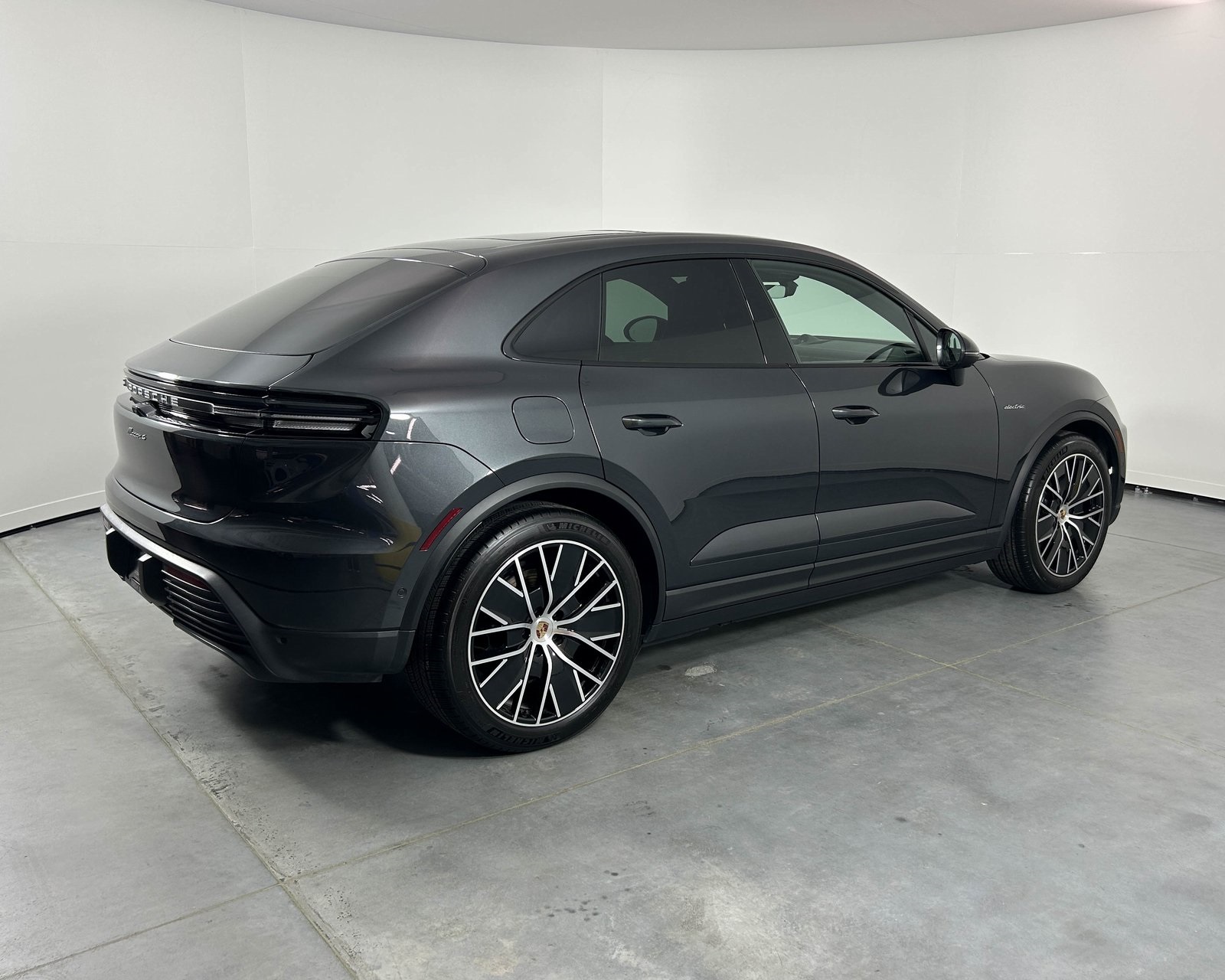 2024 Porsche Macan Electric 4 photo 7