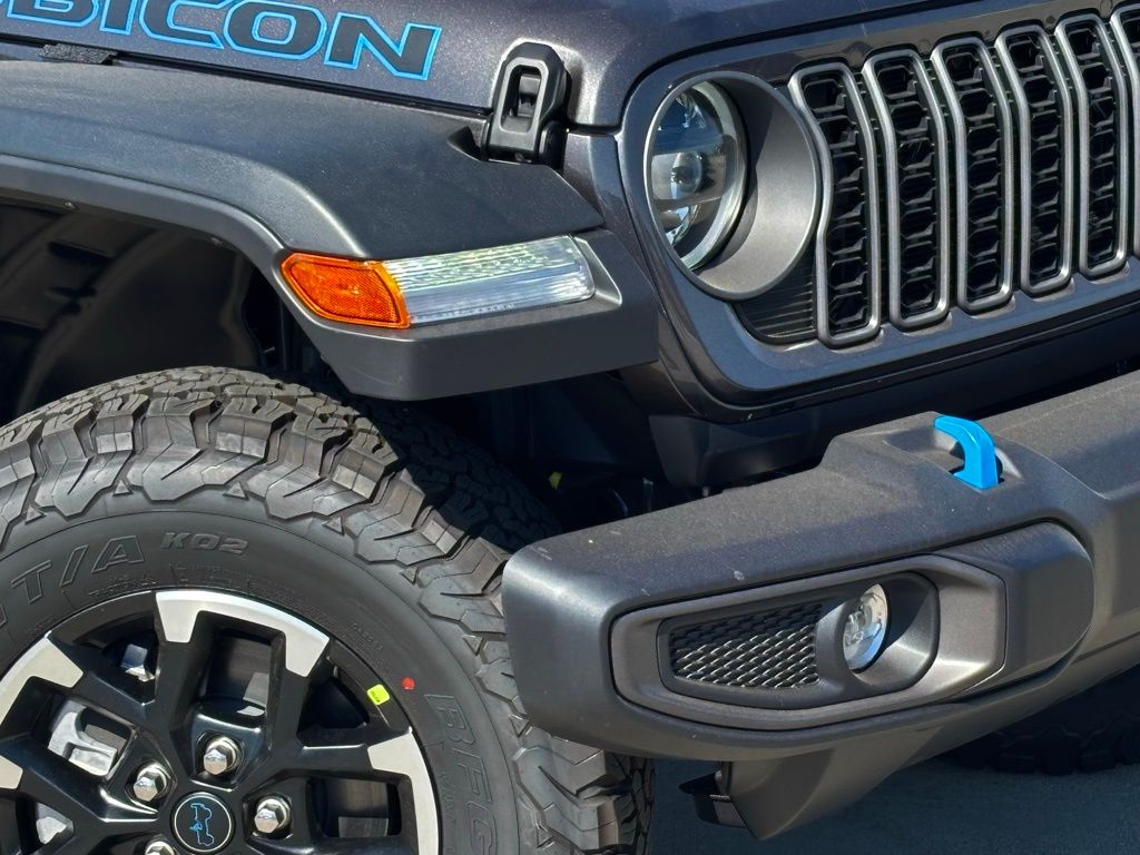 2025 Jeep Wrangler Rubicon 4xe photo 18