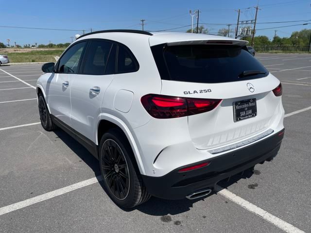 2025 Mercedes Benz GLA 250 photo 9