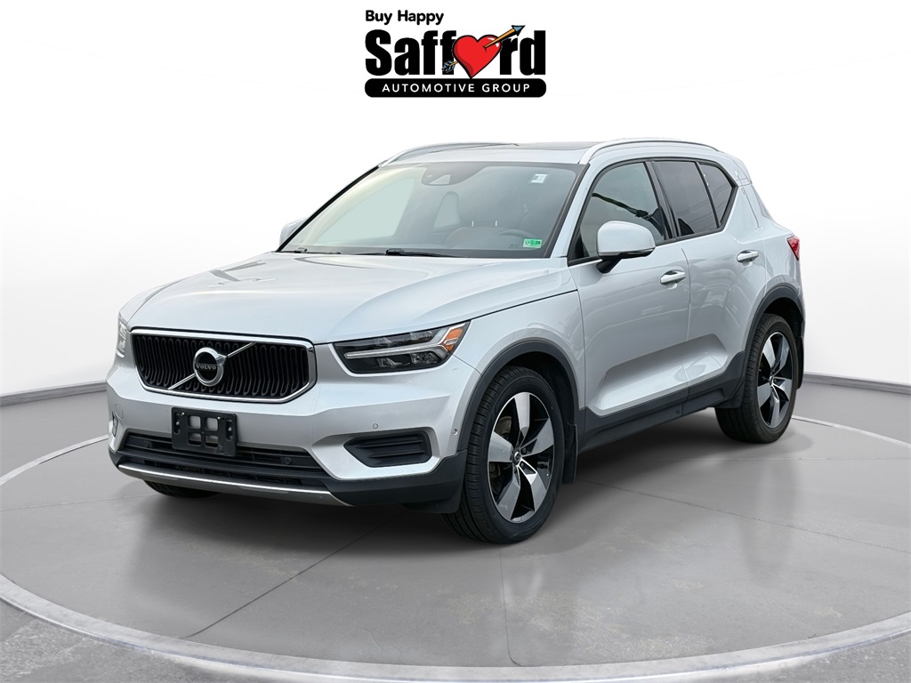 2019 Volvo XC40 Momentum's photo