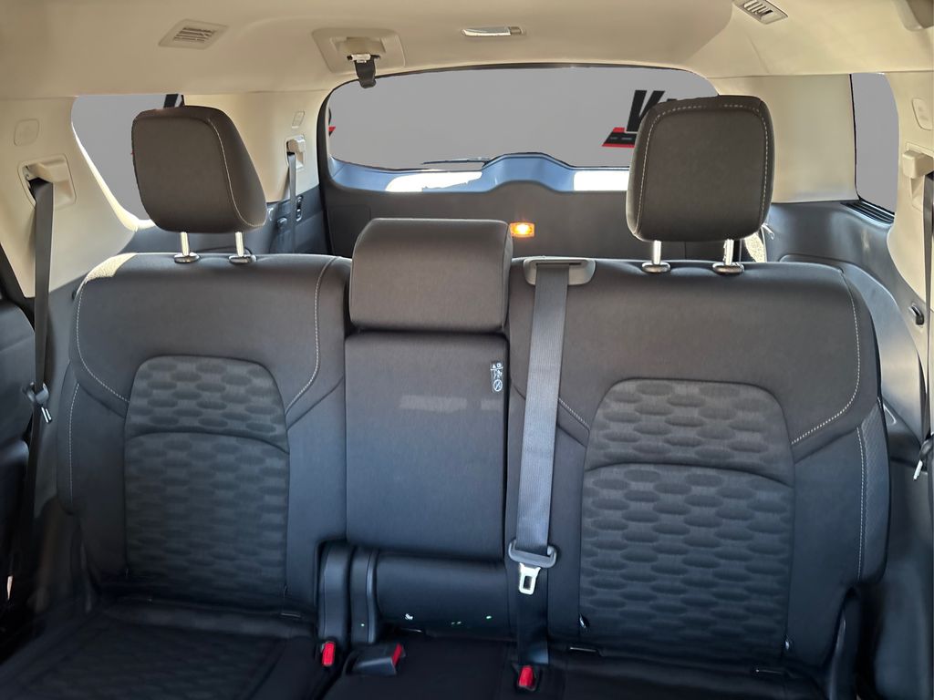 2025 Nissan Pathfinder SV photo 11