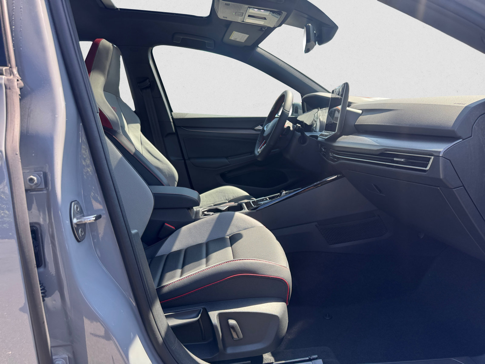 2025 Volkswagen Golf GTI Autobahn photo 15