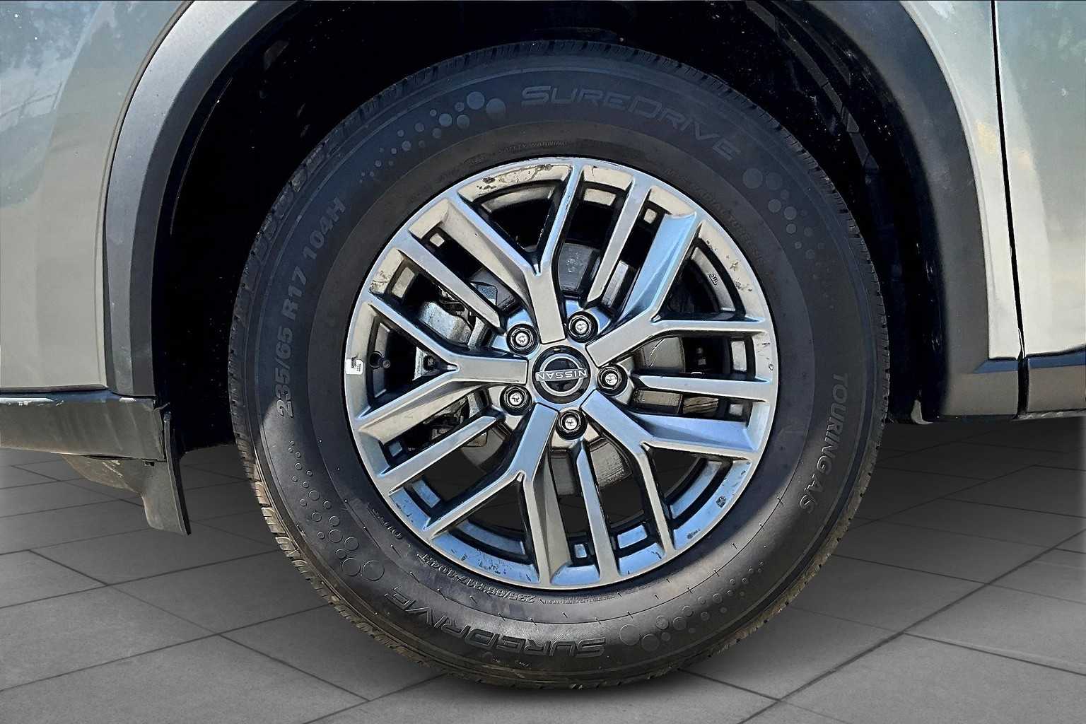 2024 Nissan Rogue S AWD photo 10
