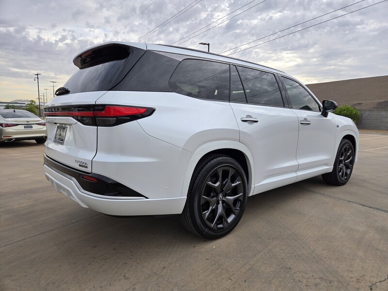 2026 Lexus TX 500h F SPORT Performance Premium photo 3