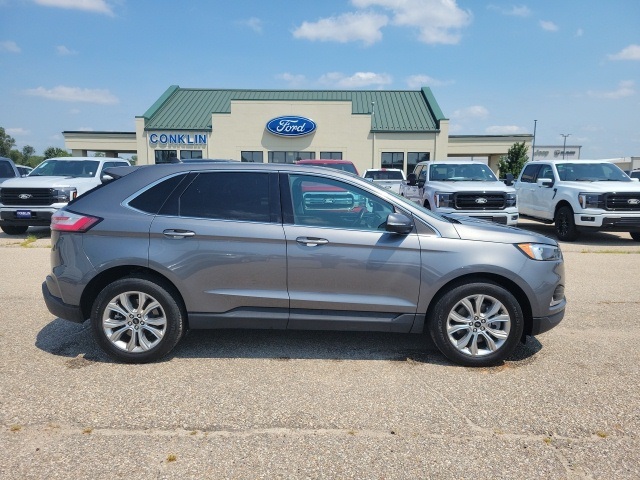 2024 Ford Edge Titanium photo 16
