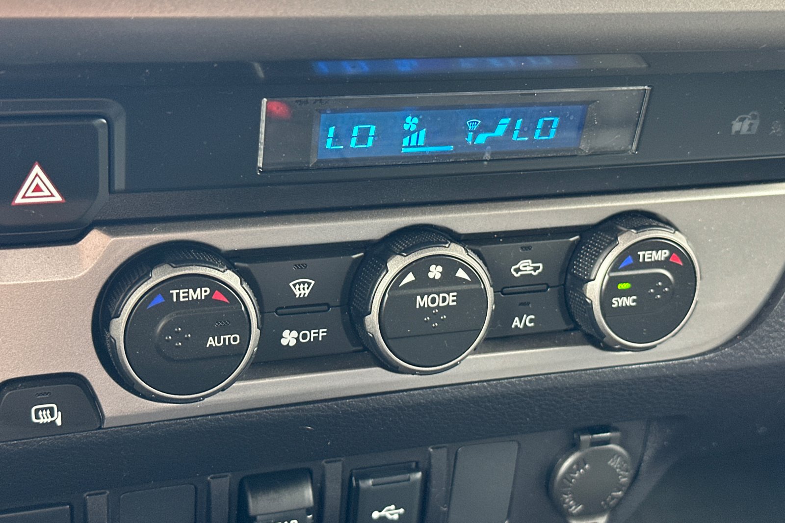 2022 Toyota Tacoma SR5 photo 18