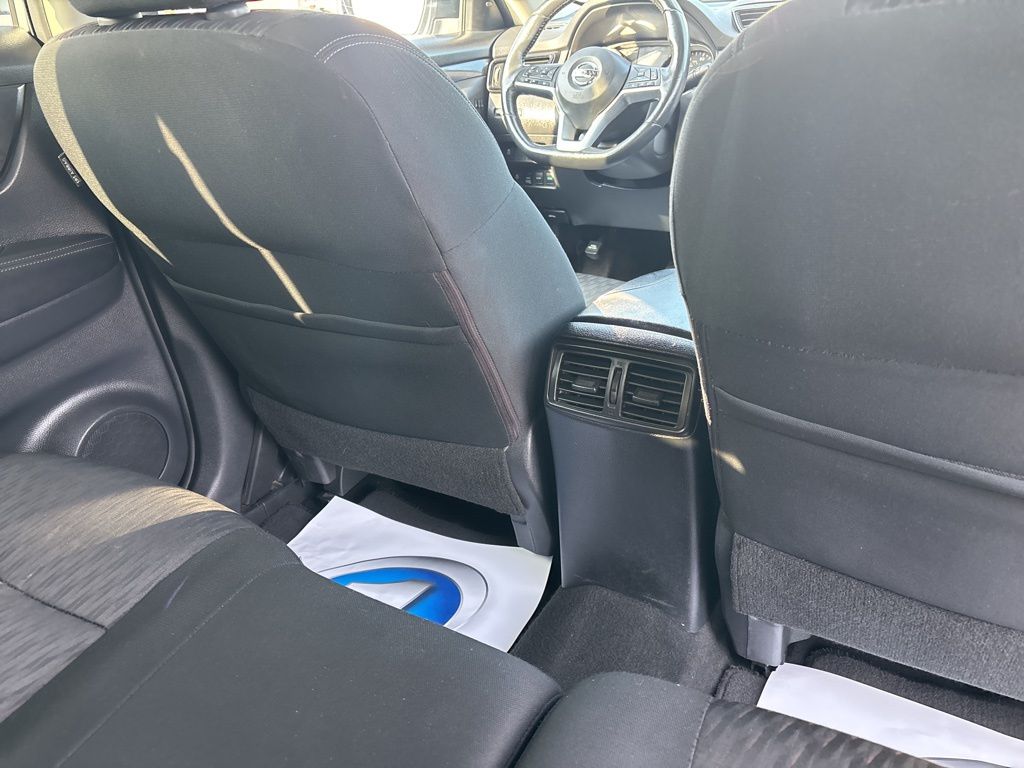 2018 Nissan Rogue SV photo 27