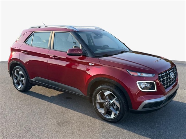 2024 Hyundai Venue Limited photo 2