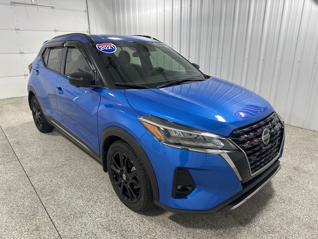 2021 Nissan Kicks SR photo 2