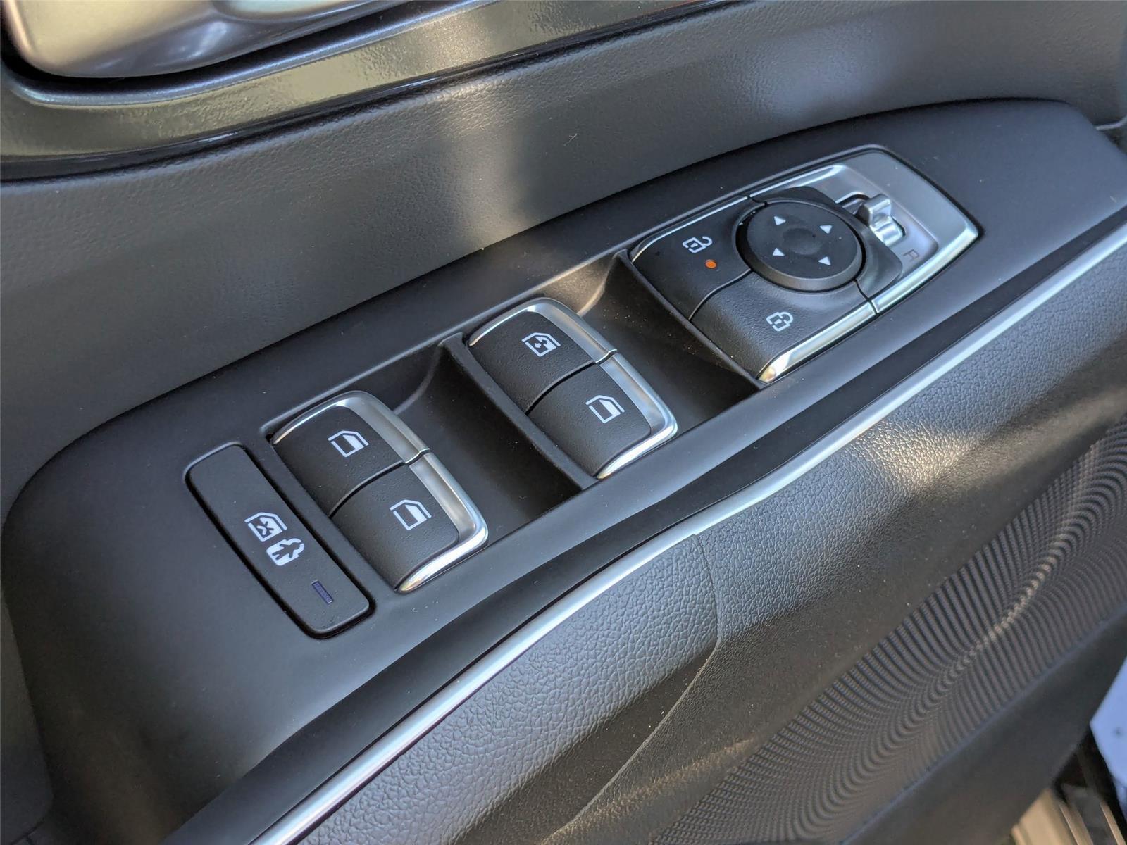 2026 Kia Sorento LX photo 13