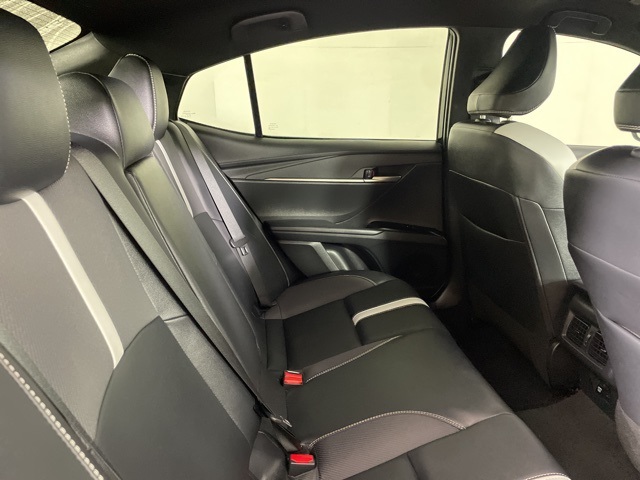 2025 Toyota Camry SE photo 13