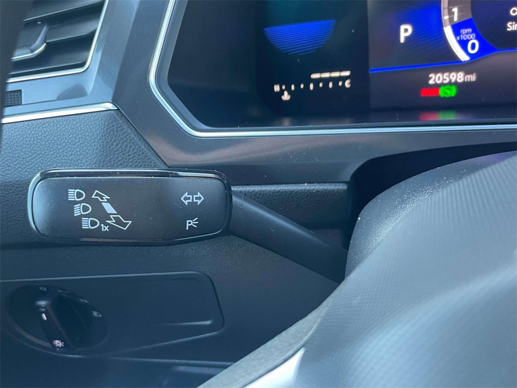 2022 Volkswagen Tiguan S photo 19
