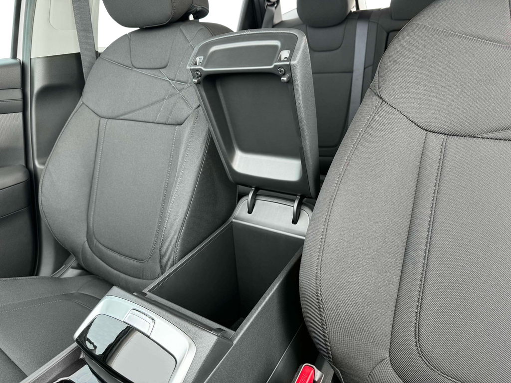 2025 Hyundai Tucson SE photo 18