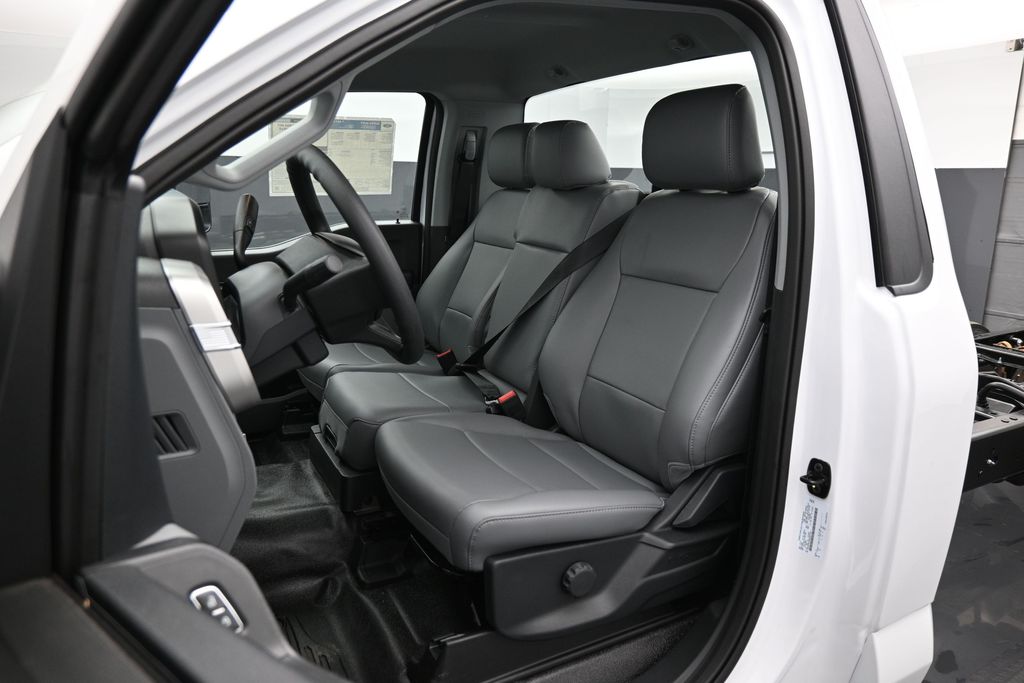 2025 Ford F-550 Chassis XL