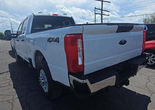 2023 Ford F-250 photo 2