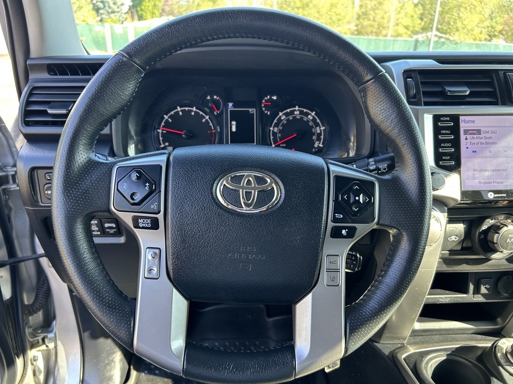 2020 Toyota 4Runner SR5 photo 16