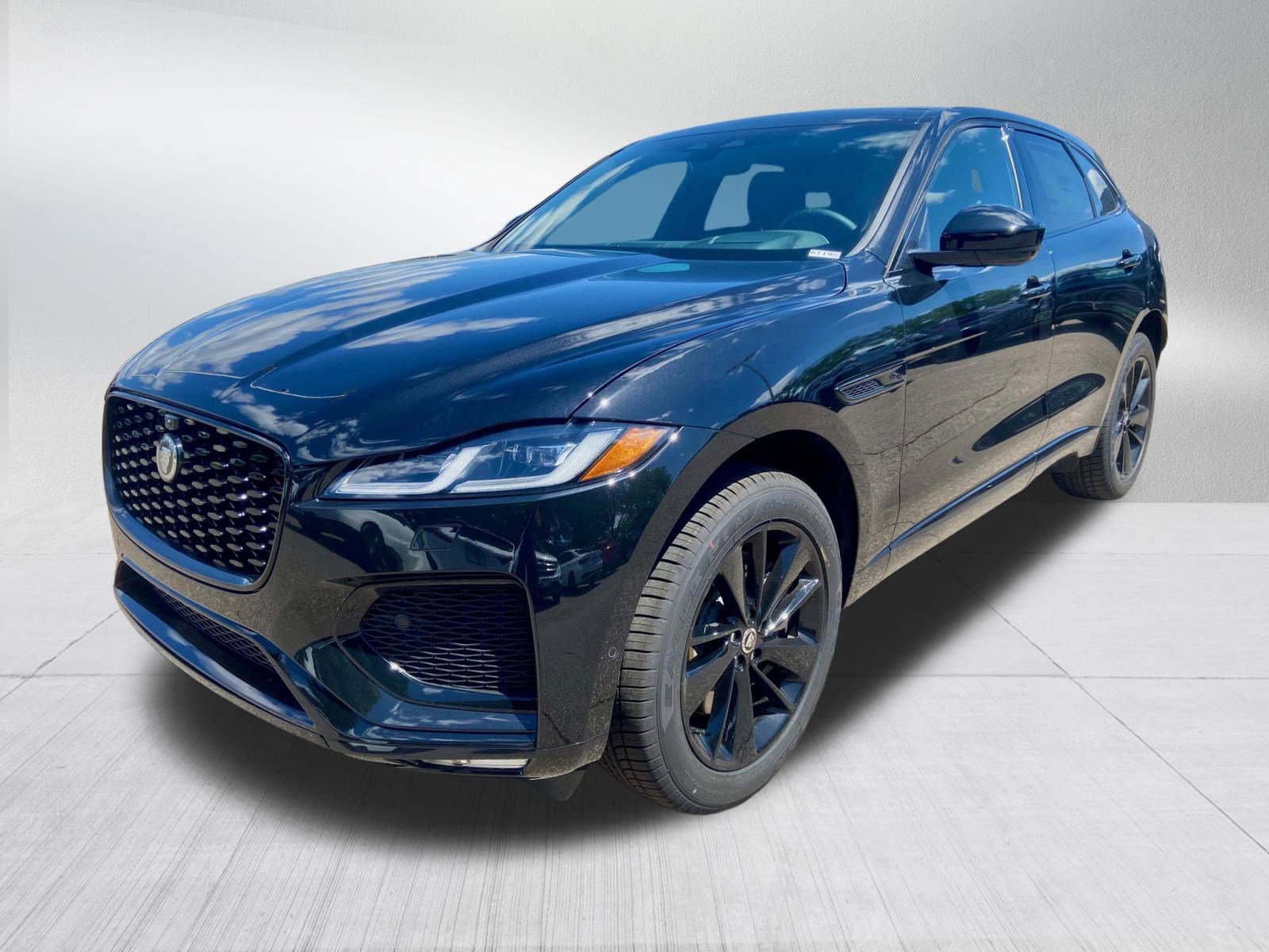 2026 Jaguar F-Pace R-Dynamic S's photo