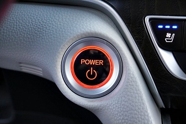 Used 2018  Honda Touring image 30