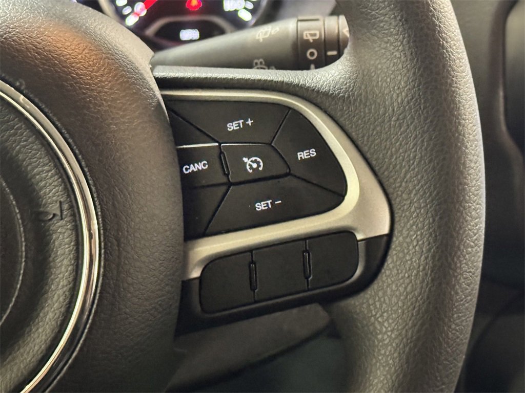2023 Jeep Renegade Latitude Upland photo 33