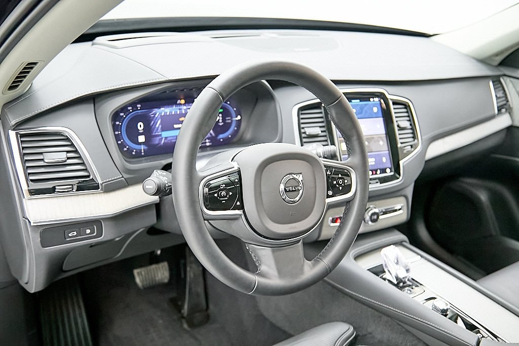 2025 VOLVO XC90 - Image 11