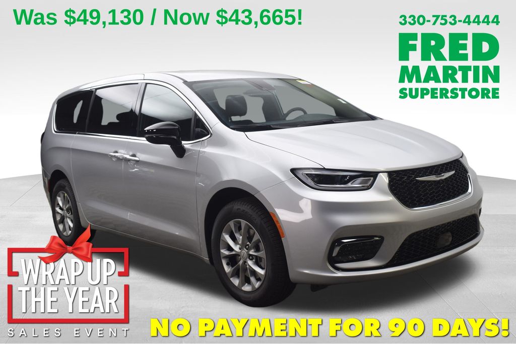 2026 Chrysler Pacifica Select's photo