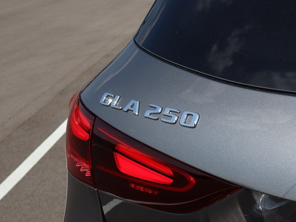 2026 Mercedes Benz GLA 250 4MATIC photo 17