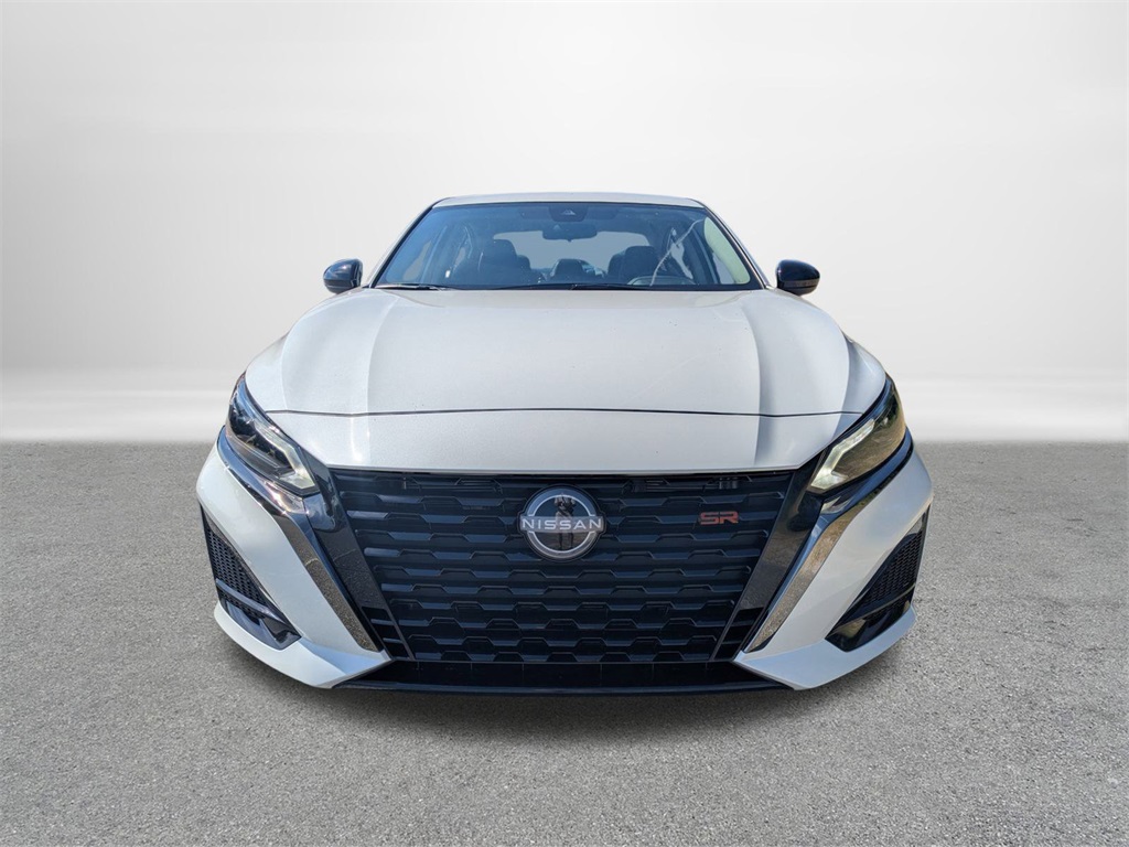 2025 Nissan Altima 2.5 SR photo 8