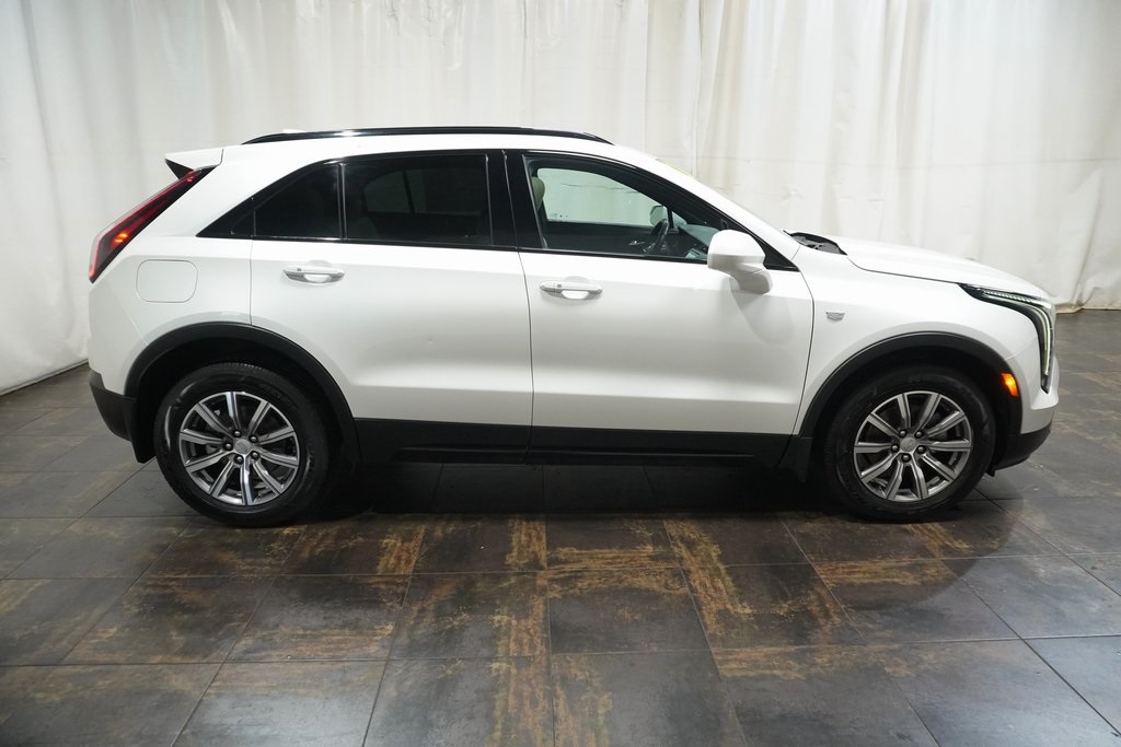 2020 Cadillac XT4 Sport photo 2