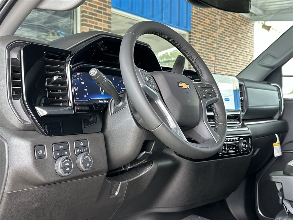 2025 Chevrolet Silverado 1500 LT photo 10
