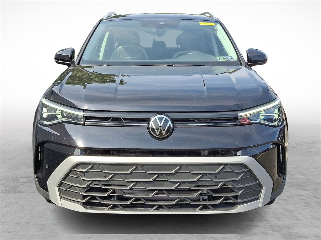 2025 Volkswagen Taos SE photo 2