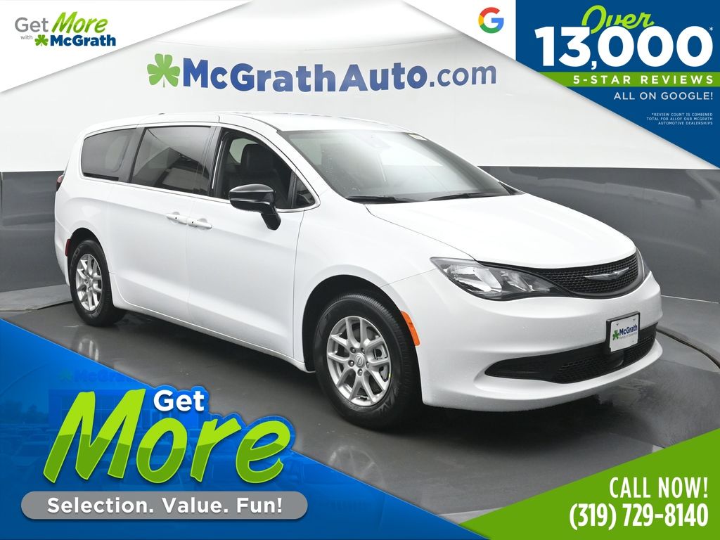 2026 Chrysler Voyager LX's photo