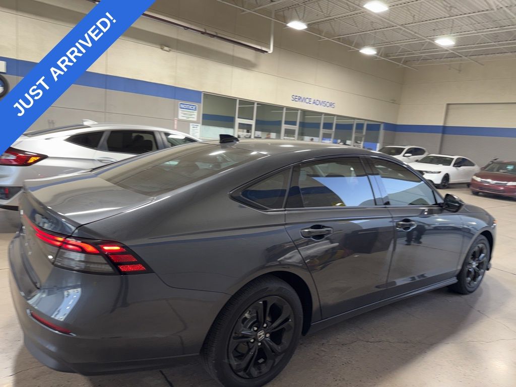 2025 Honda Accord SE photo 3