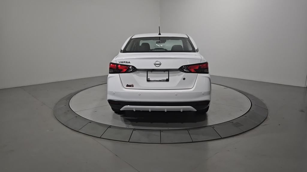 2025 Nissan Versa 1.6 S photo 4