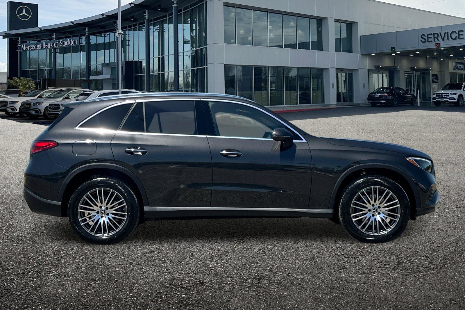 New 2025 GRAPHITE GREY Mercedes-Benz 300 image 3