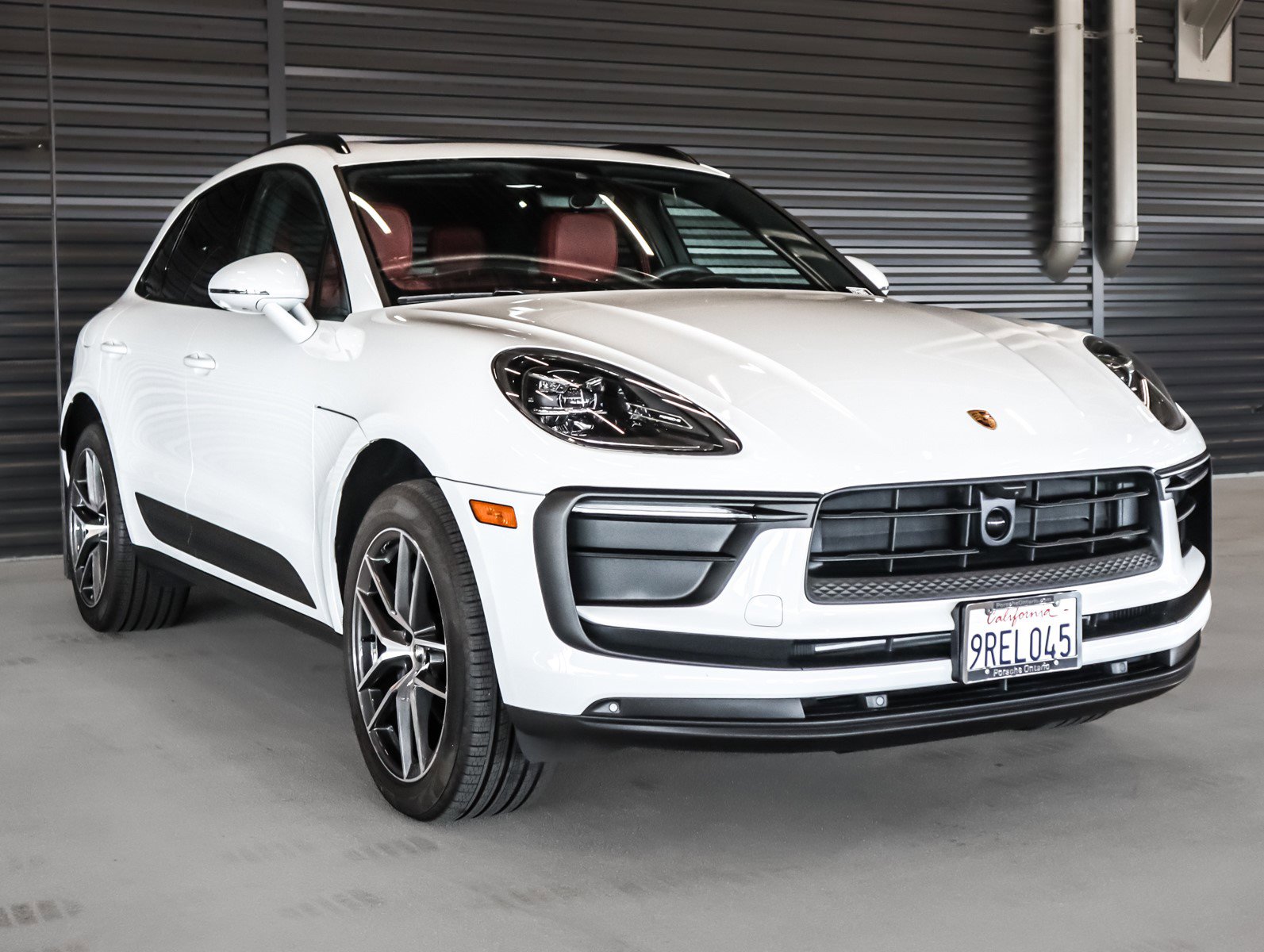 2025 Porsche Macan T photo 7