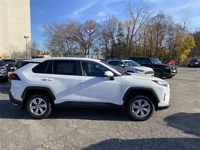 2025 Toyota RAV4 LE photo 2
