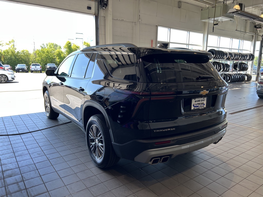 2024 Chevrolet Traverse photo 5
