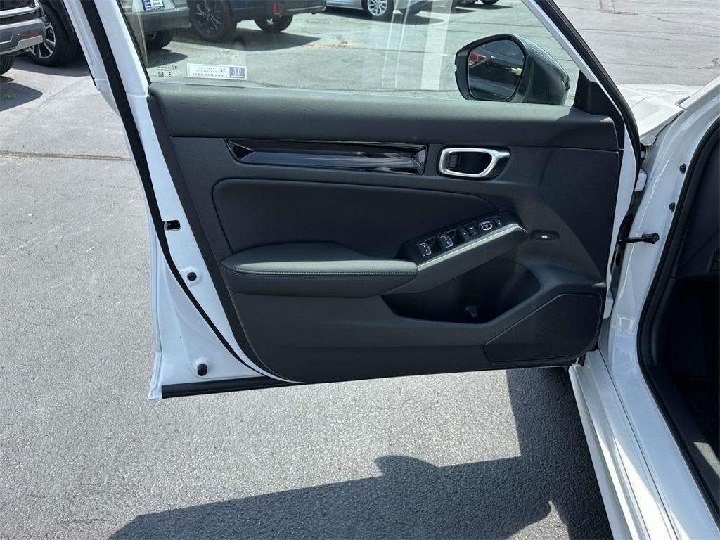 2025 Honda Civic Hybrid Sport Touring photo 5