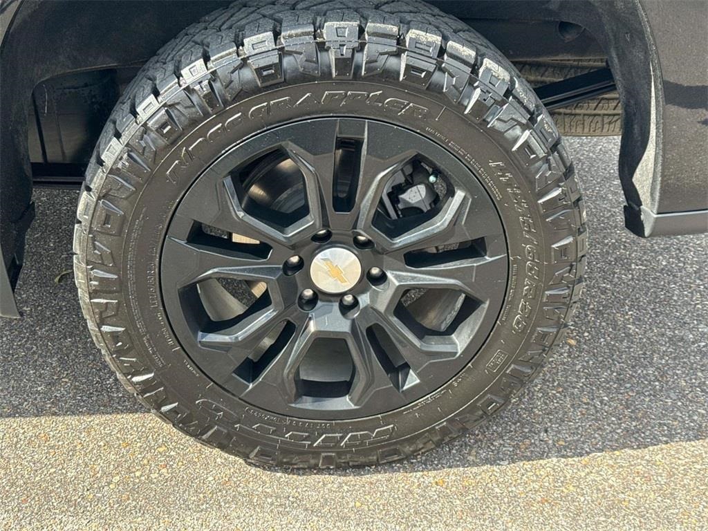 2023 Chevrolet Silverado 1500 LTZ photo 3