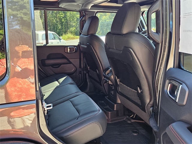 2025 Jeep Wrangler Rubicon X photo 14