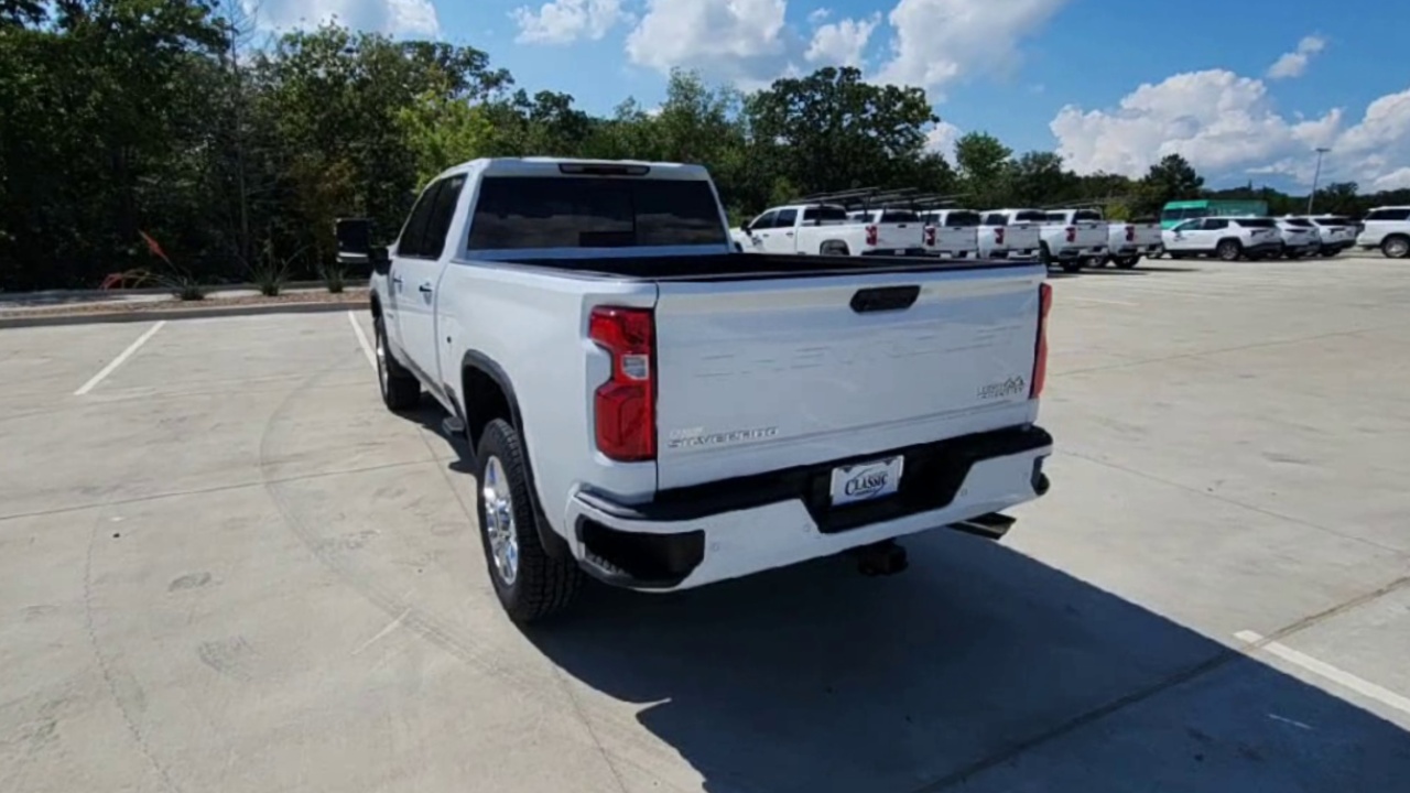 2023 Chevrolet Silverado 2500HD High Country photo 31