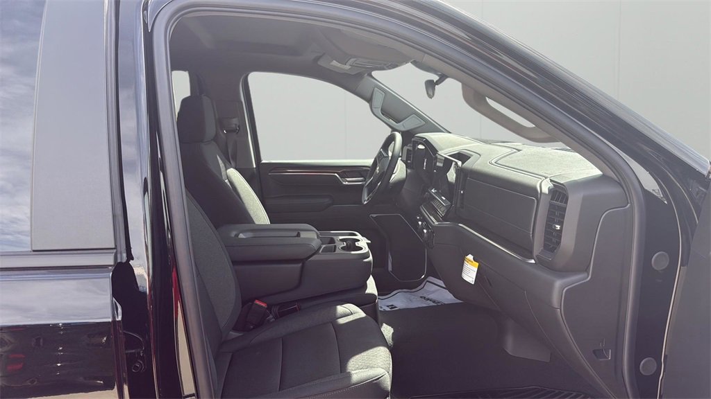 2025 Chevrolet Silverado 1500 LT photo 8