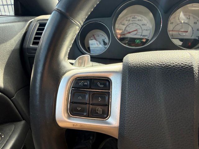 2014 Dodge Challenger R/T photo 9
