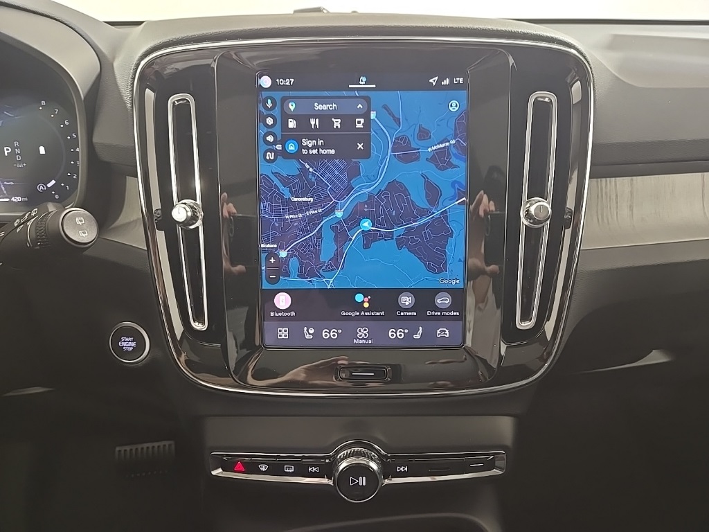 2026 Volvo XC40 Plus photo 13