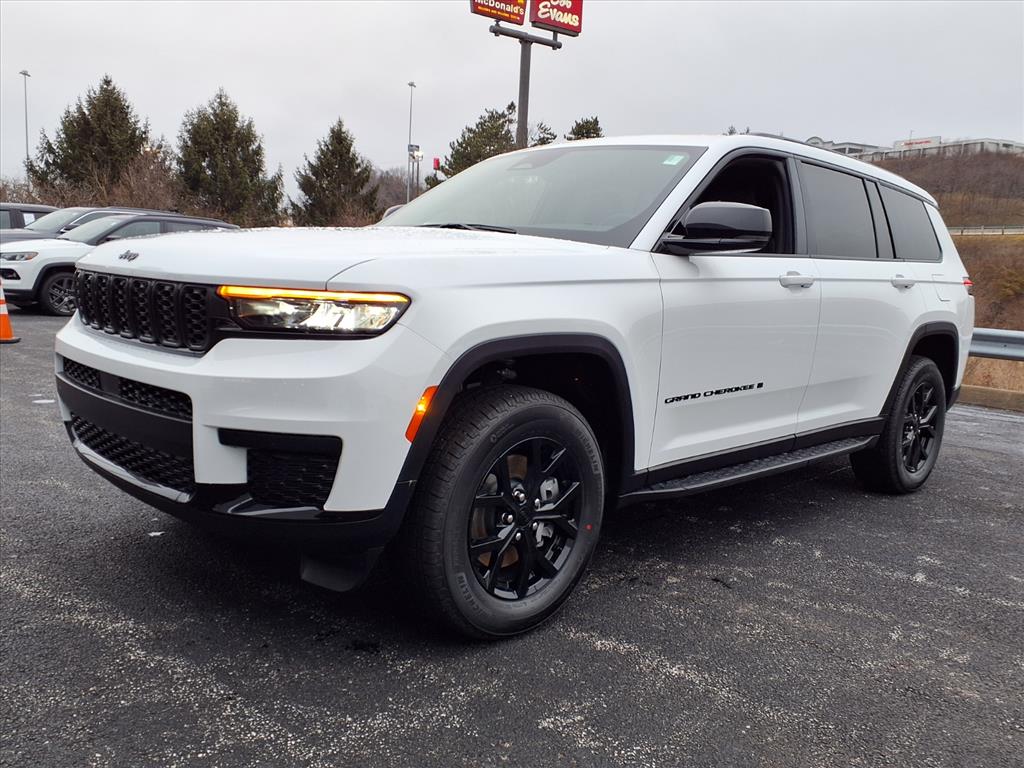 2025 Jeep Grand Cherokee L Altitude's photo