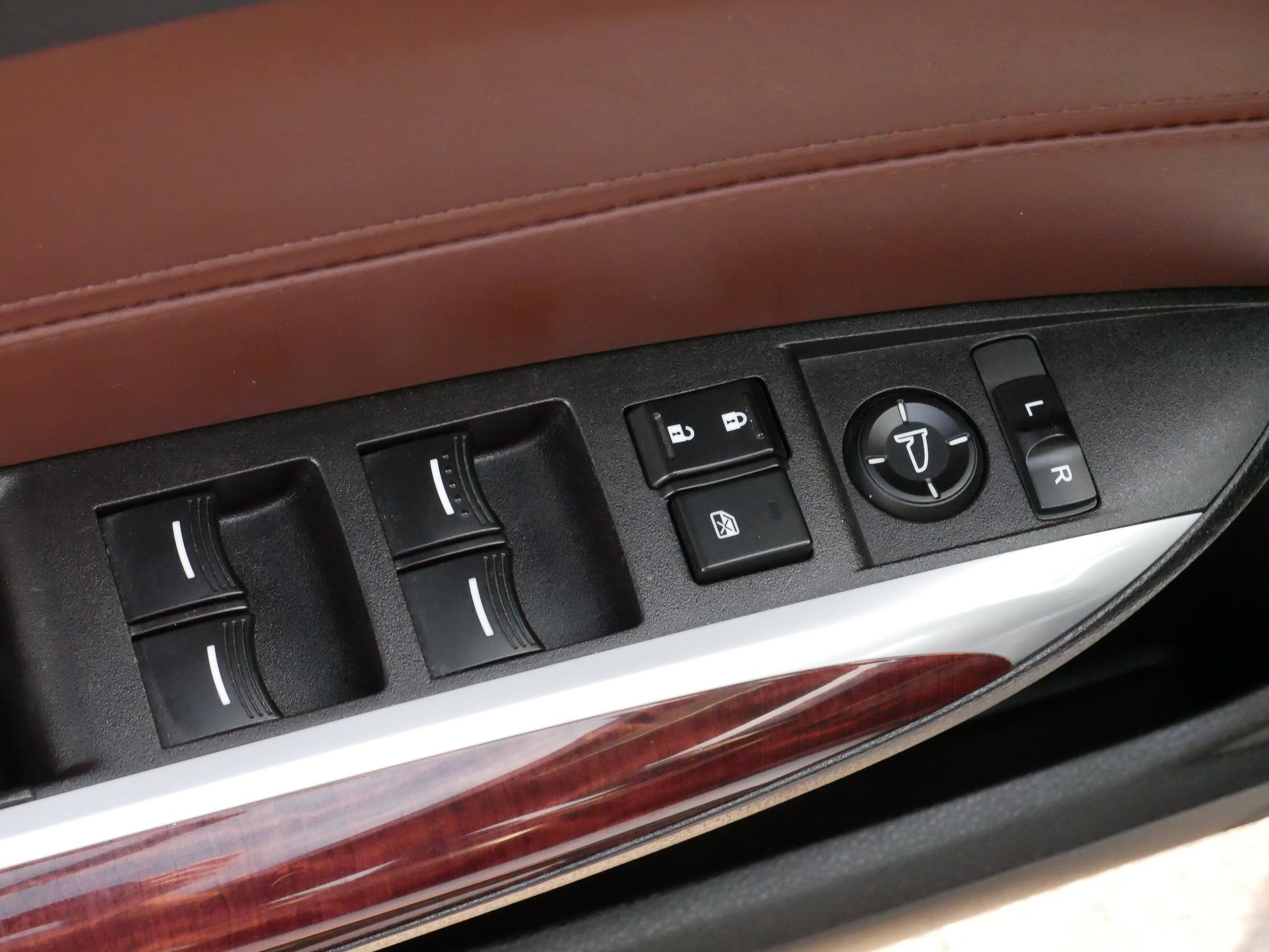 2015 Acura TLX SH-AWD Advance photo 17