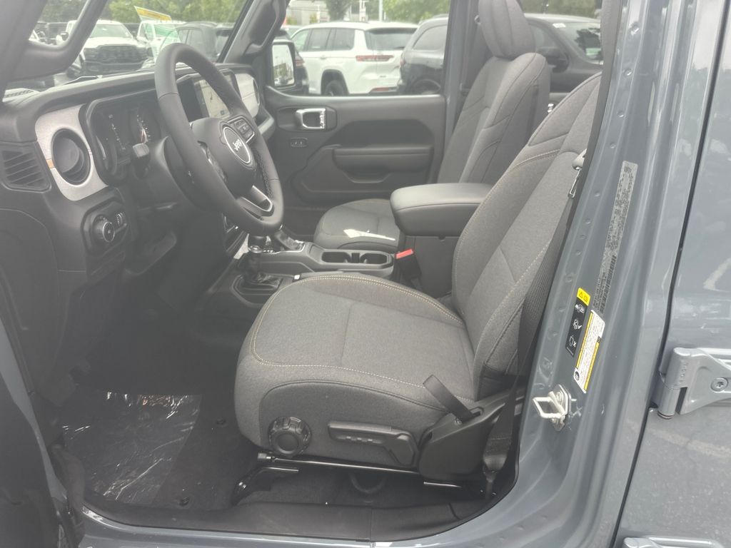 2025 Jeep Wrangler Sport S photo 4