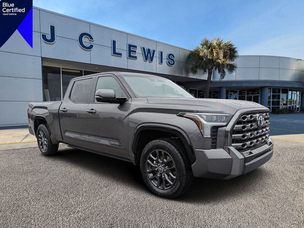 2022 Toyota Tundra Platinum's photo