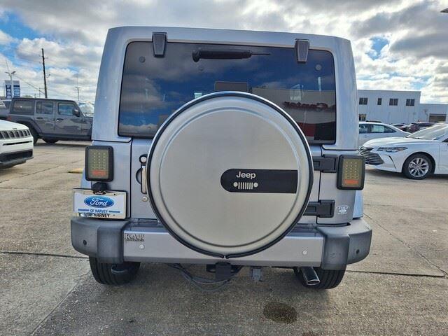 2016 Jeep Wrangler Unlimited Sahara photo 4