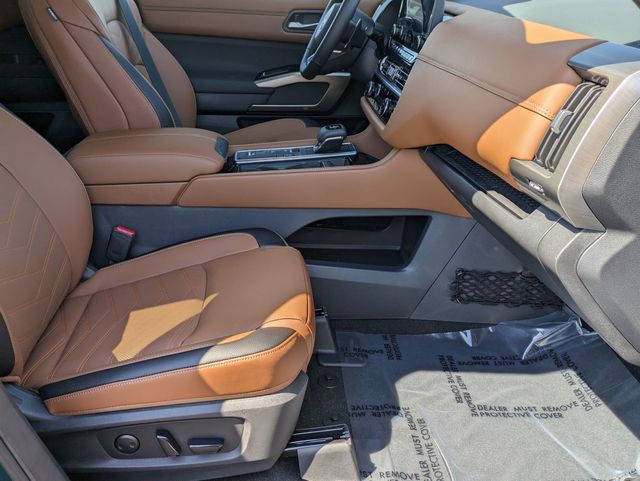 2025 Nissan Pathfinder Platinum photo 27